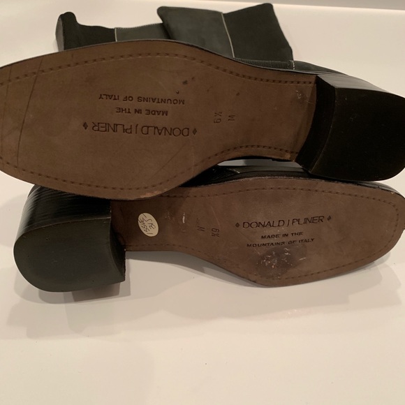 NWOT, charcoal gray, nubuck boot. Made in Italy - Picture 6 of 8